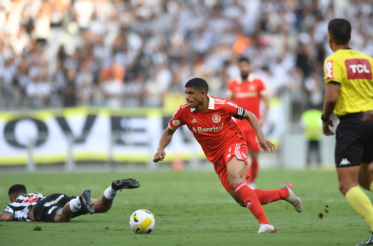 Internacional perde em casa para o Atlético-MG antes de decisão na