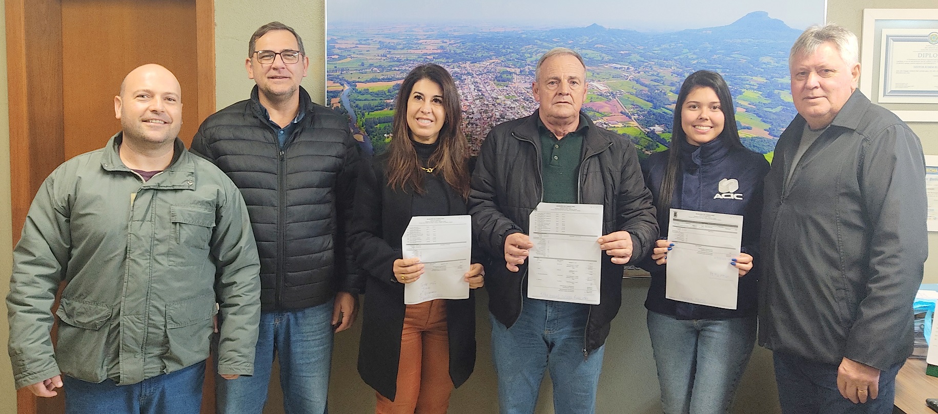 Prefeito com diretoria da ACIC e Sinfucan