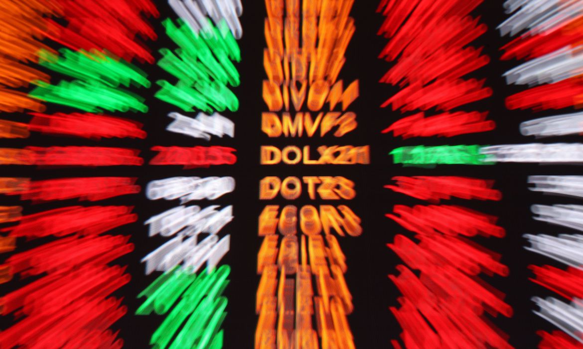 2021-10-19t202108z_1547840618_rc25dq9wkqt3_rtrmadp_3_brazil-economy