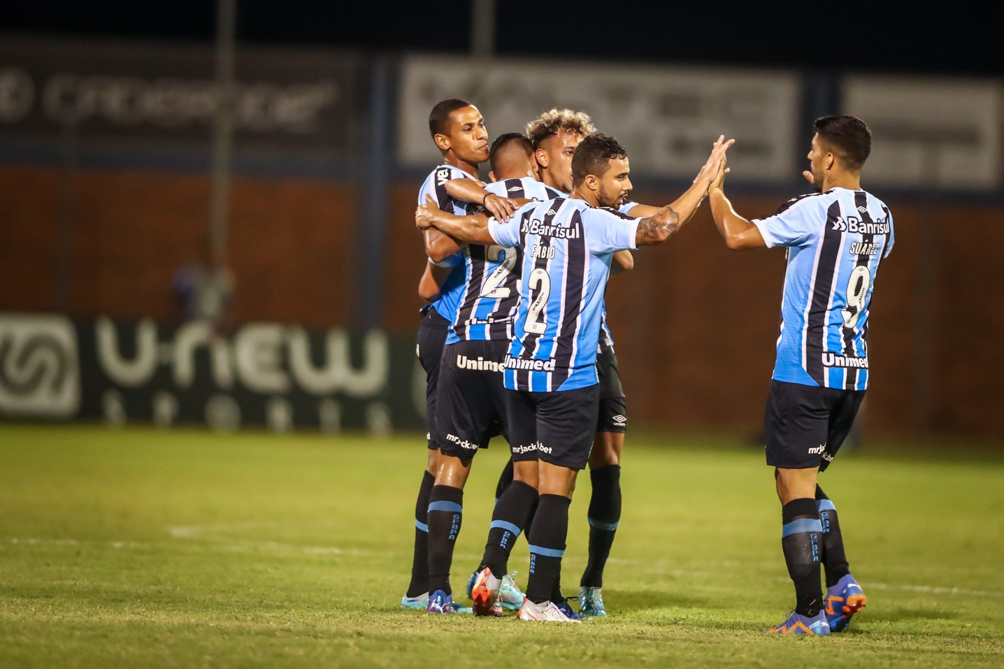 lg-noticias-gra-mio-vence-esportivo-e-segue-la-der-invicto-no-gaucha-oa--34912