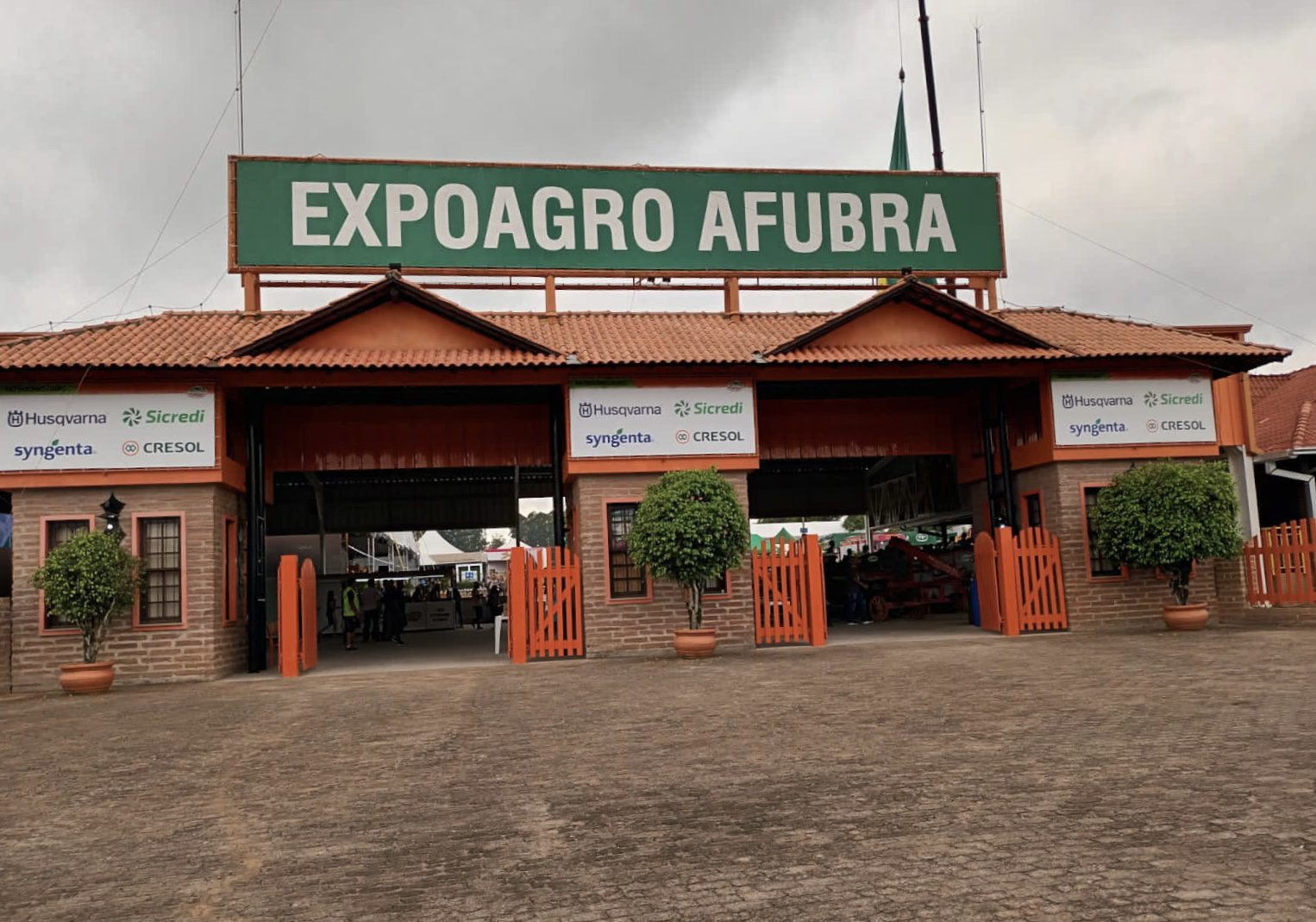 1A675F8B-F2C5-447E-855B-F6EBAD67EE57