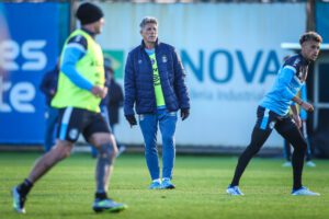 lg-noticias-ta-cnico-renato-portaluppi-comanda-a-ltimo-treino-aberto-da-semana-36184