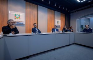 Reunião sobre os projetos das obras que irão nos aeroportos de