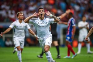 lg-noticias-fora-de-casa-gra-mio-vence-bahia-e-segue-na-vice-liderana-a-do-brasileiro-36285