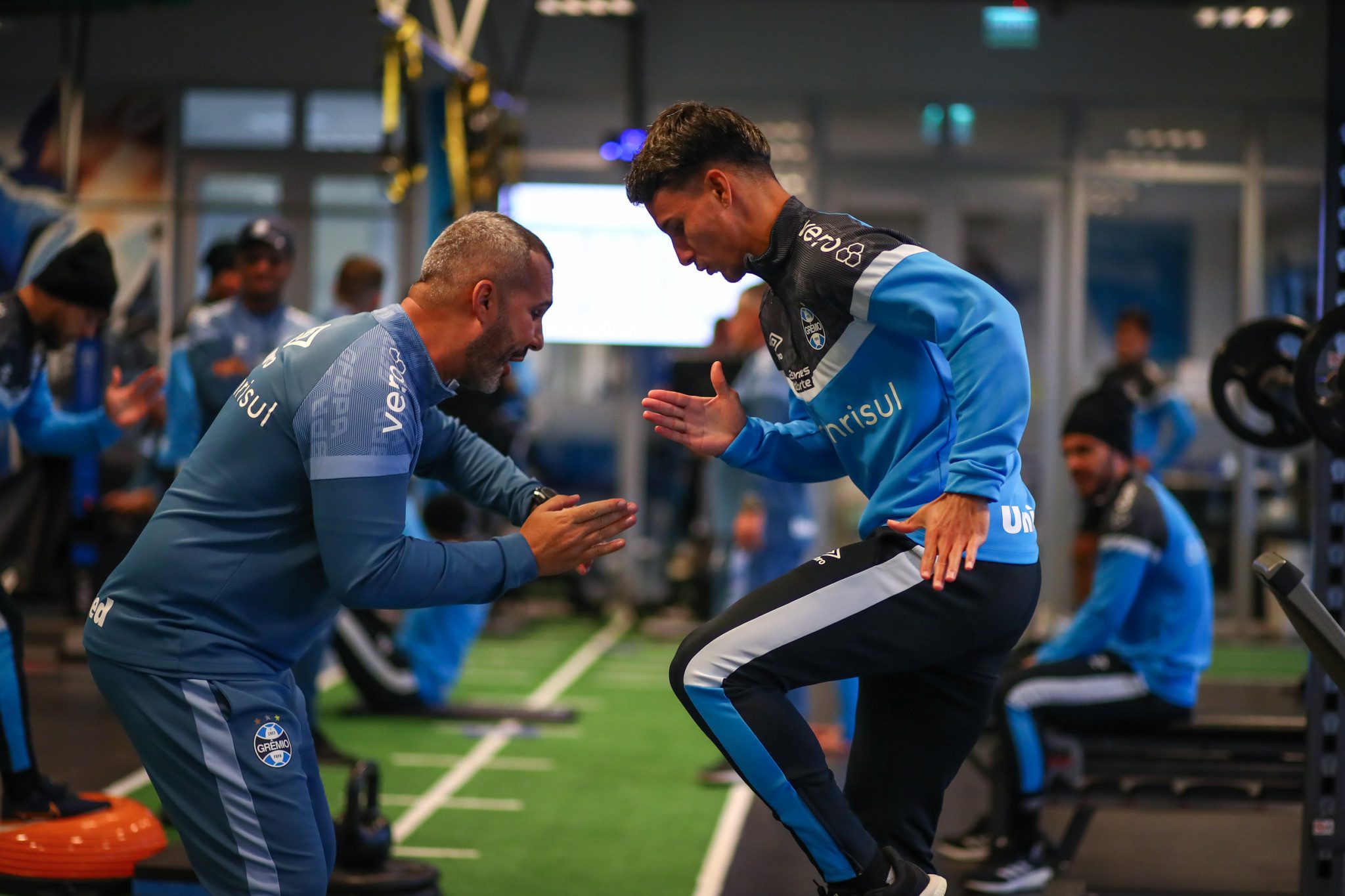 lg-noticias-gra-mio-treina-na-academia-em-manha-de-muita-chuva-em-porto-alegre-37312