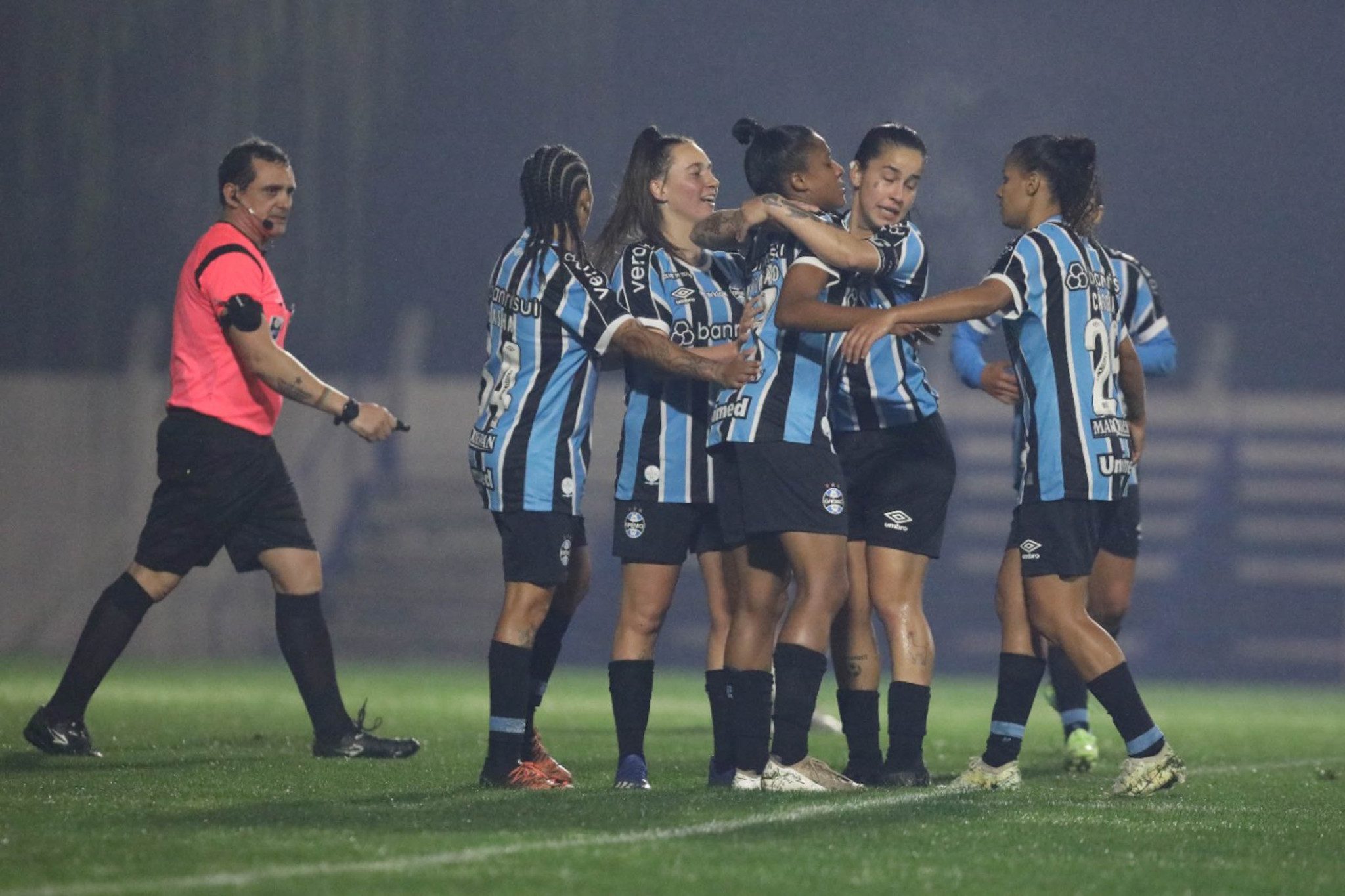 lg-noticias-gurias-gremistas-vencem-nacional-do-uruguai-em-amistoso-preparata-rio-37088