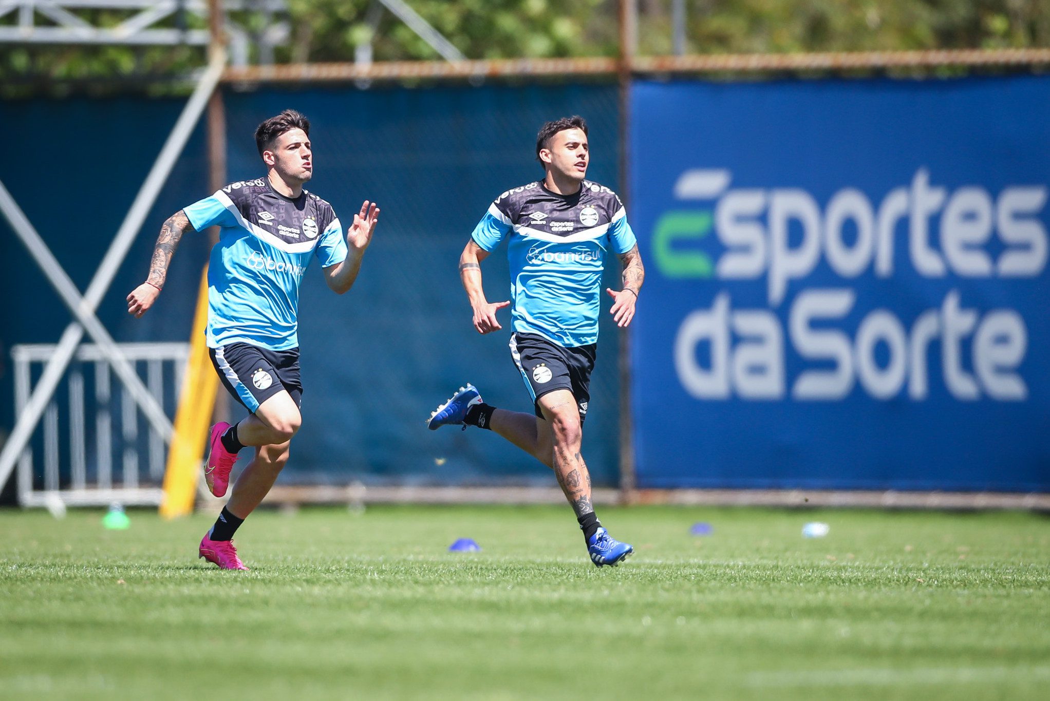 lg-noticias-gra-mio-realiza-atividade-com-foco-na-parte-fa-sica-37398