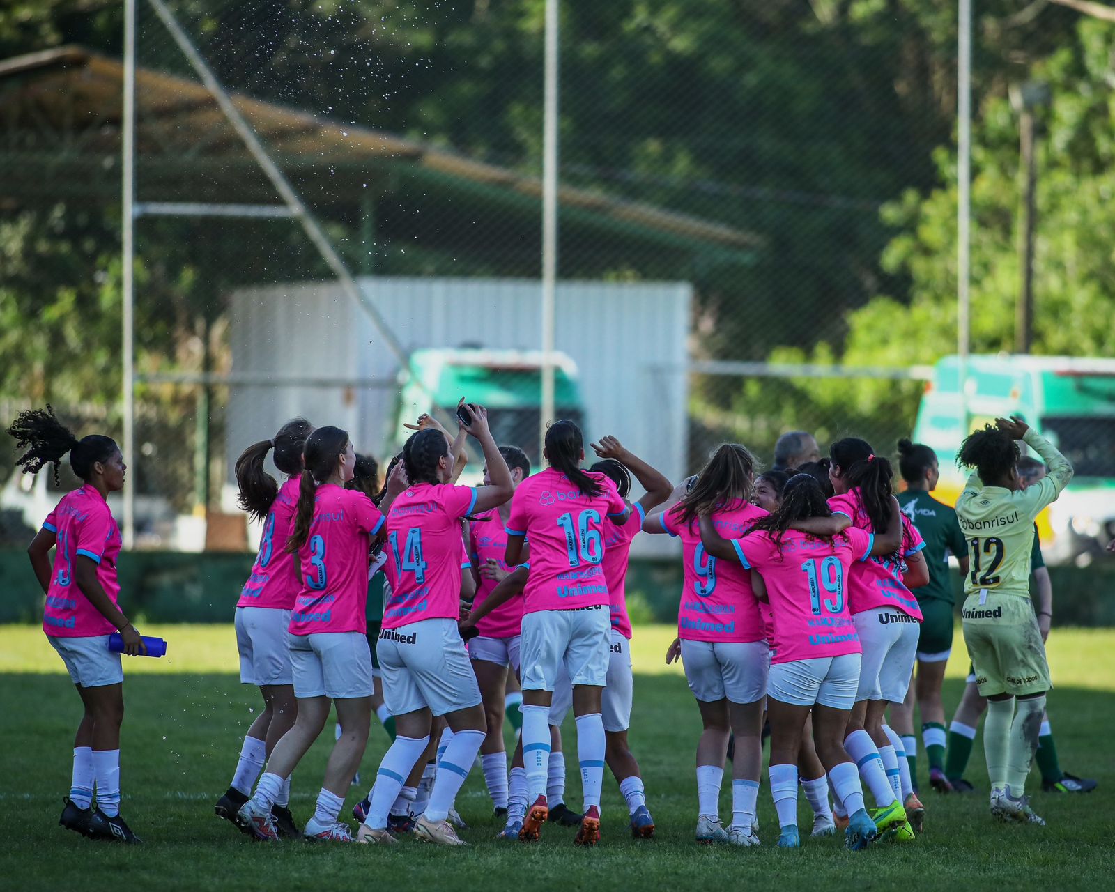 lg-noticias-gurias-gremistas-sub-17-esta-o-na-final-do-gaucha-o-da-categoria-37519