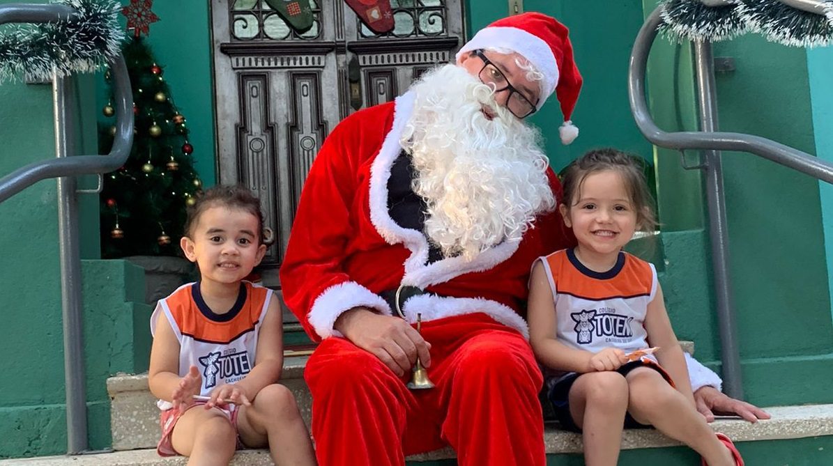 Liz e Helena com o Papai Noel