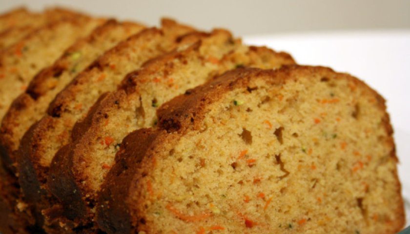 pao-de-cenoura-com-talos-e-folhas-840x480-1