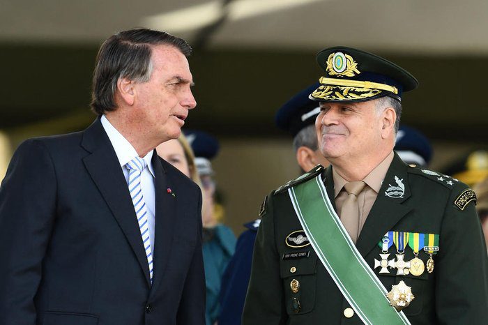 4932177_b05796353e3a765