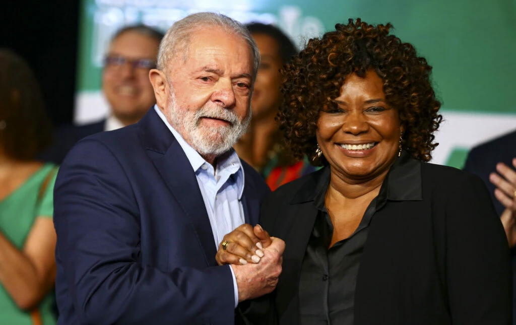 Lula-ao-lado-de-Margareth-Menezes-e1672160330372-1024x645-1