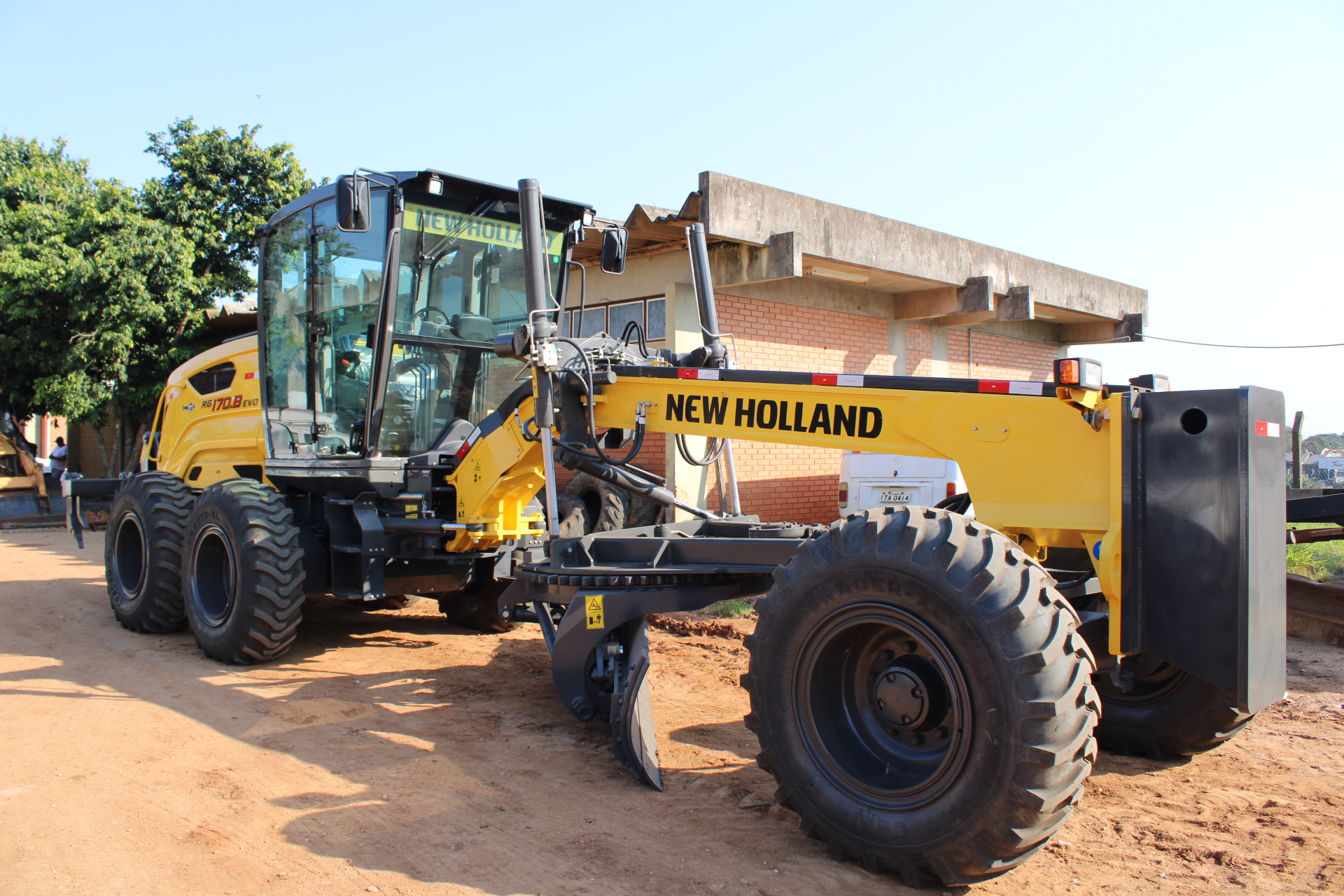 patrola motoniveladora