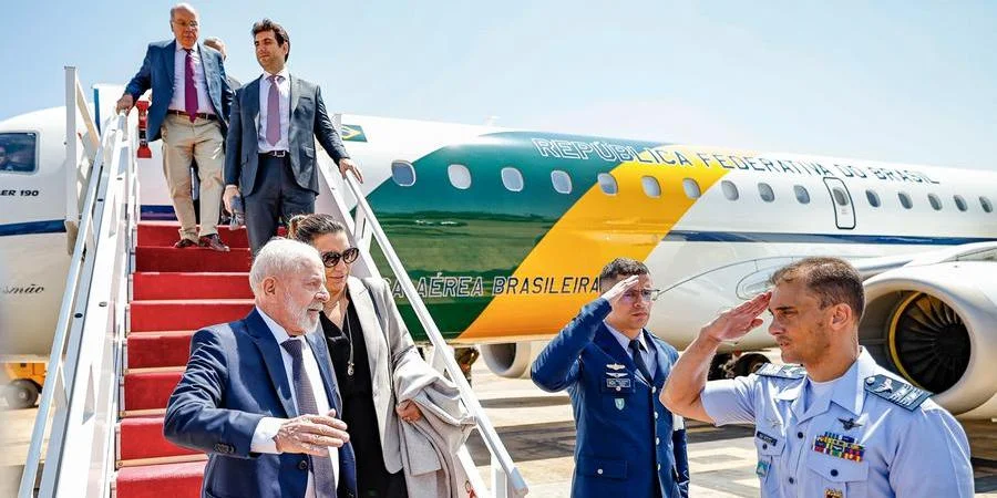LULA AVIÃO
