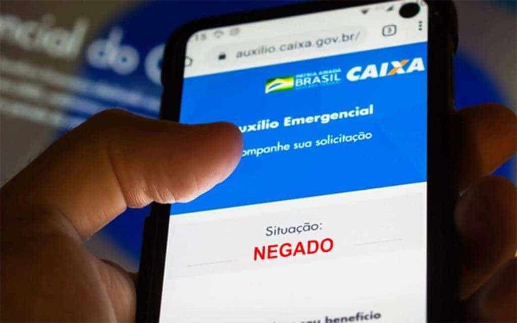 Família preenche recurso para aprovação do Auxílio Reconstrução após negativa inicial.