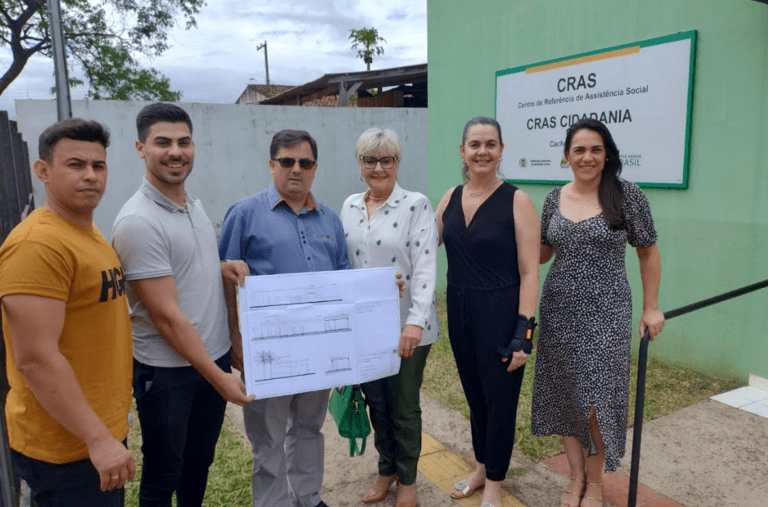 Foto das obras de ampliação no CRAS Cidadania em Cachoeira do Sul, com pintura, drenagem do pátio e novas salas, financiadas por emenda de R$ 300 mil do Deputado Henrique Fontana