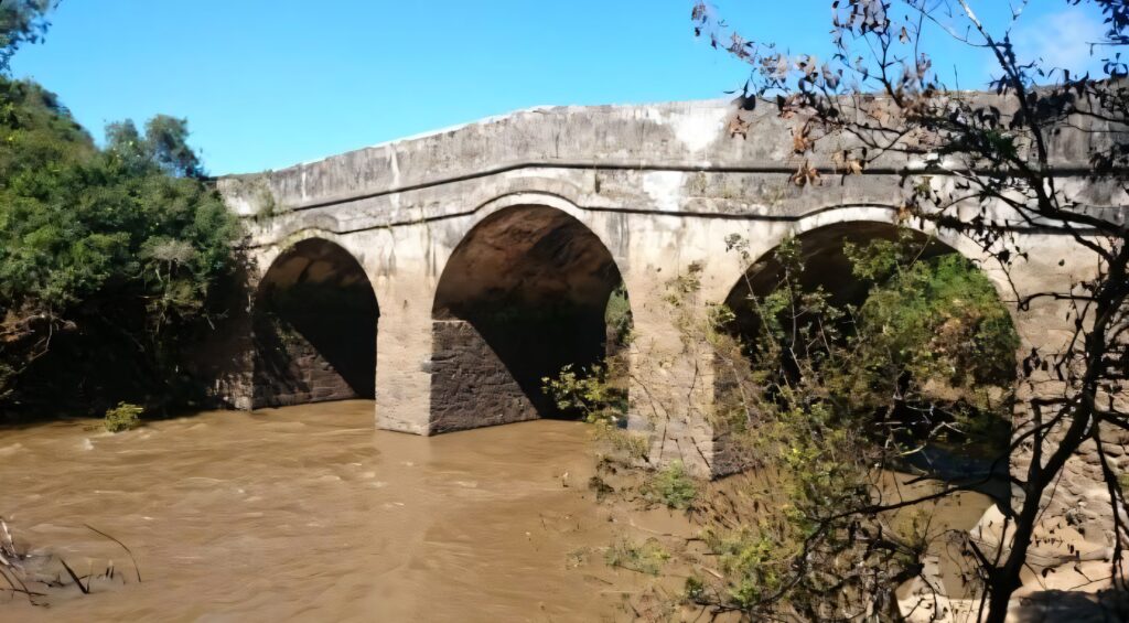 PONTE DE PEDRA (1) sol céu claro