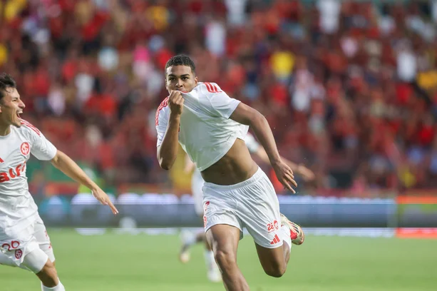 5273042_dc6304d3299860f