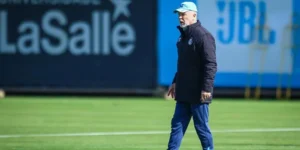 Mano Menezes vai comandar o Tricolor diante do Aimoré | Foto: Lucas Uebel / Grêmio FBPA