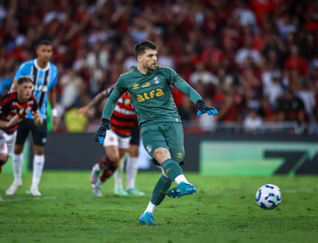 gremio-volpi-Lucas-Uebel