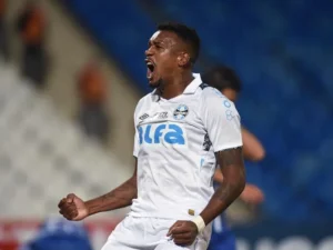 AFP__20250424__43EN9QT__v1__HighRes__FblSudamericanaGodoycruzGremio