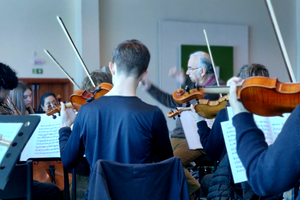 Orquestra Jovem Recanto Maestro se apresenta na abertura da 41ª Feira do Livro em Cachoeira do Sul